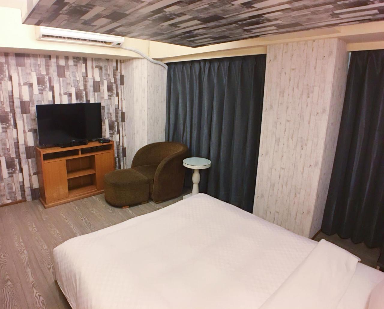 Love Hotel Taipei Exterior photo