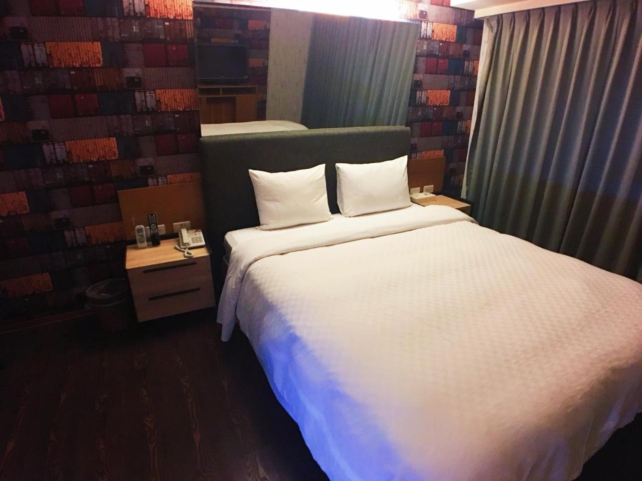 Love Hotel Taipei Exterior photo